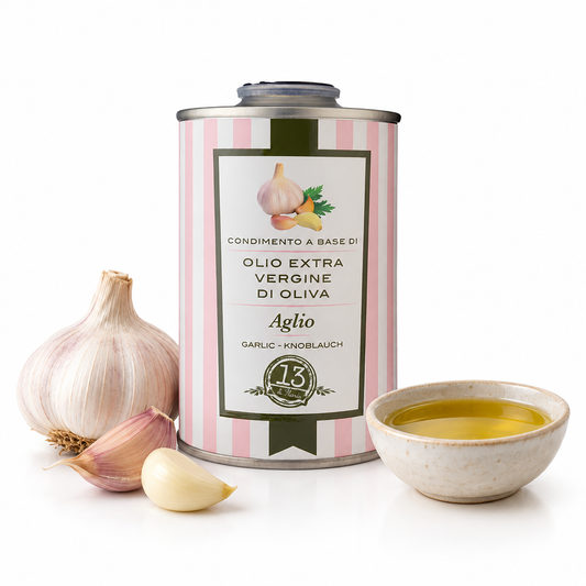 100% Natural Garlic Oil 250 ml | Artisanal Italian EVO oil, a bold and flavorful aroma for pasta, meat, and grilled vegetables.